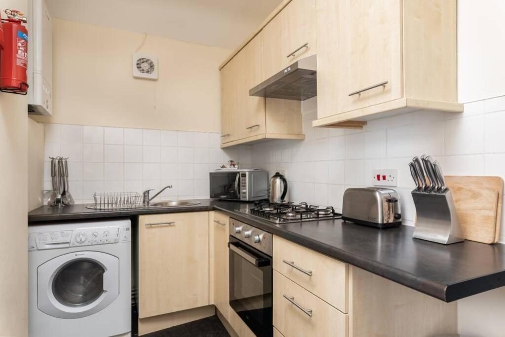 Sleeps 5, Smart Tv'S In Bedrooms Swansea Exterior photo