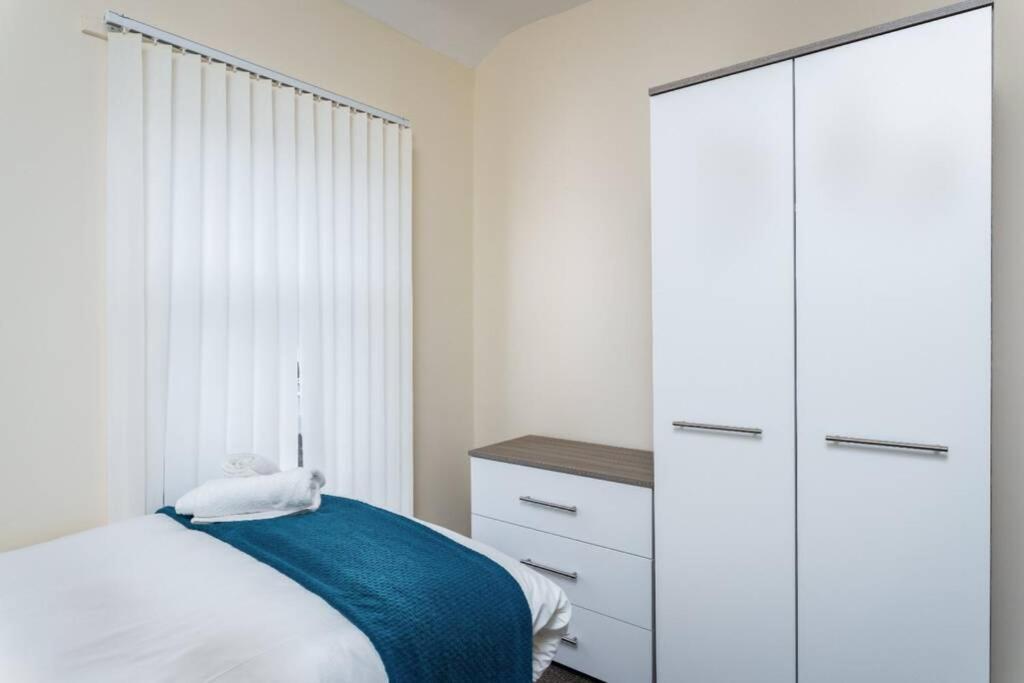 Sleeps 5, Smart Tv'S In Bedrooms Swansea Exterior photo